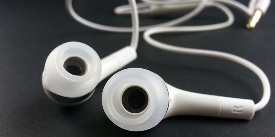 Uzmanı uyarıyor: Bu kulaklıklar çok zararlı
