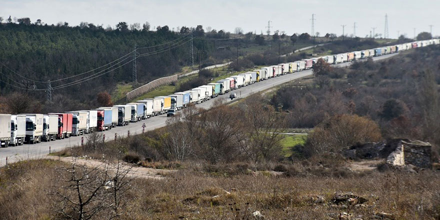 Hamzabeyli Sınır Kapısı'nda TIR kuyruğu 19 kilometreyi buldu