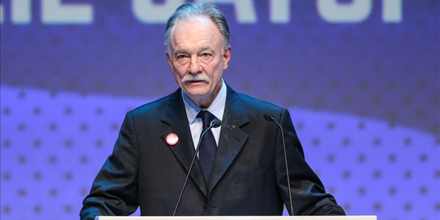 Teoman Duralı, Batı'nın hegemonyacı kimliğinden rahatsız oluyordu