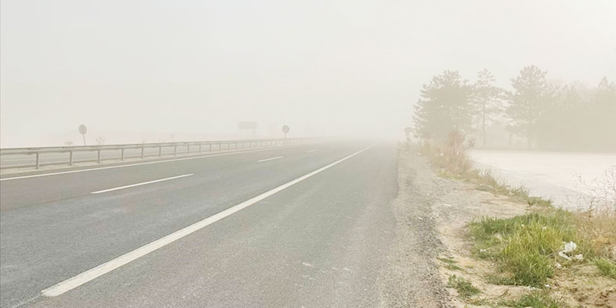 Konya'da kum fırtınası... Yollar kapatıldı