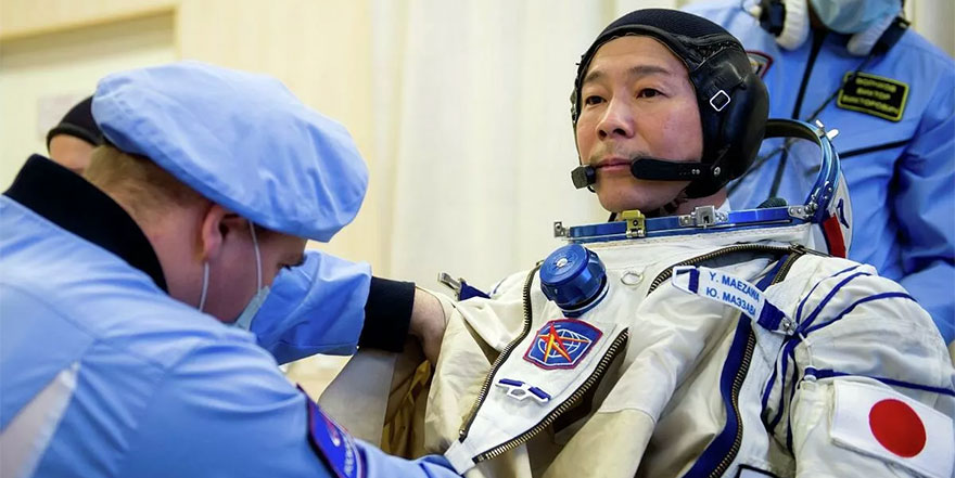 Uzay yolculuğuna çıkan Japon Maezawa Dünya'ya döndü