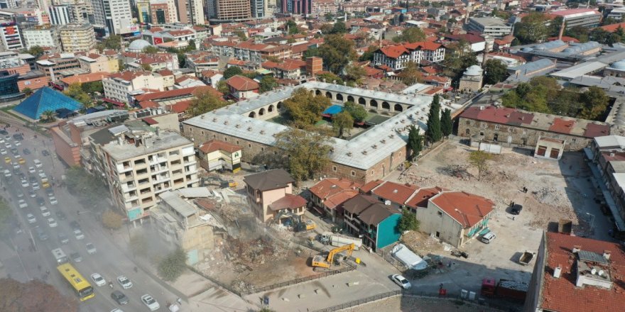 Bursa'da, tarihi bölgede 37 bina yıkıldı