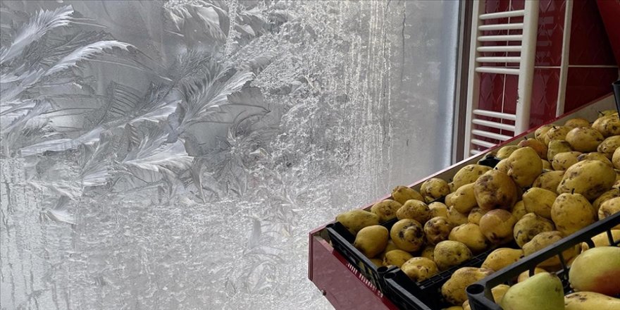 Ardahan'ın Göle ilçesinde gece termometreler sıfırın altında 23 dereceyi gösterdi