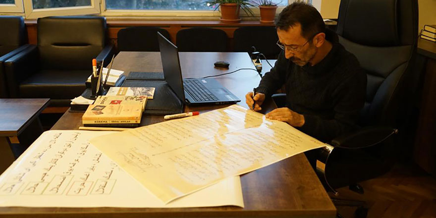 İstiklal Marşı'na ebced ile baktı tarih keşfetti