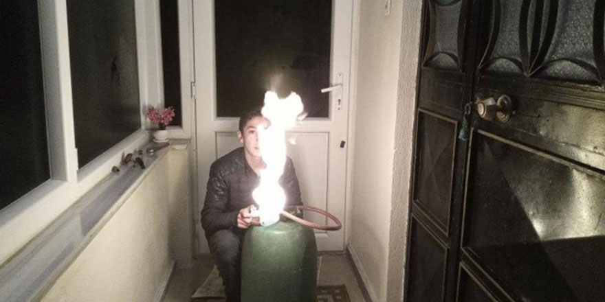 Köyde yaşayan lise öğrencisi tezekten biyogaz üretti