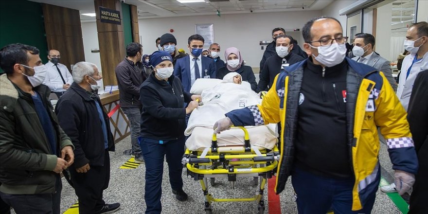 Antalya'da sahipsiz köpeklerden kaçarken kamyonun altında kalan çocuk vefat etti