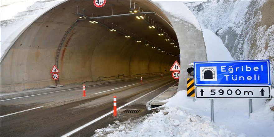 Eğribel Tüneli'nin bir tüpü ulaşıma açıldı