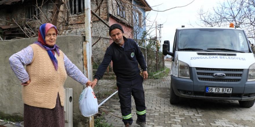 Temizlik işçisinden örnek davranış