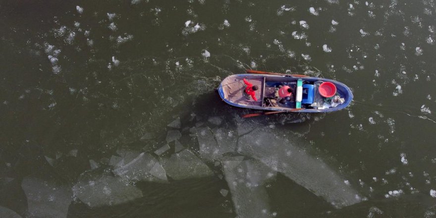 Bolulu balıkçıların soğuk kış günlerinde zorlu ekmek mücadelesi