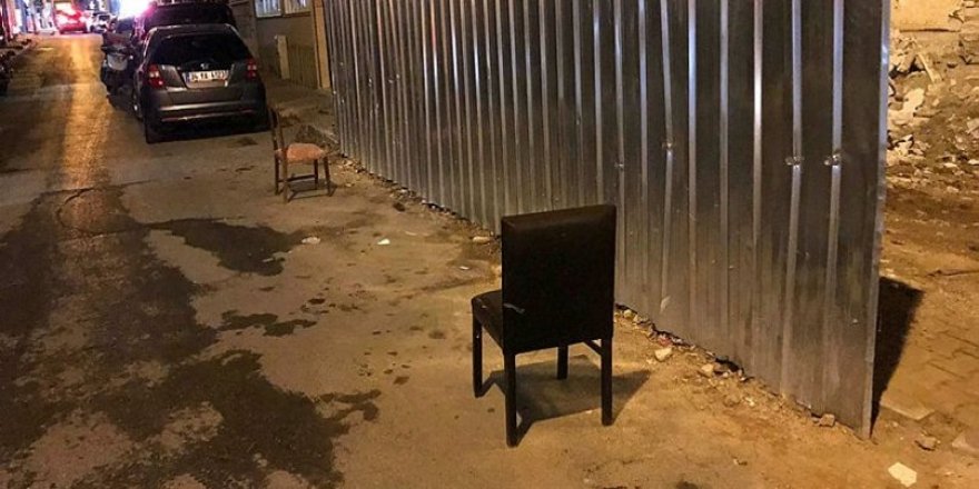 Değnekçiler hem vatandaşı hem esnafı mağdur ediyor