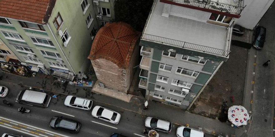 Su Terazisi, apartmanlar arasına sıkıştı