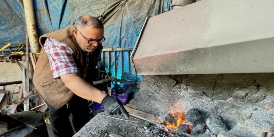 40 yıldır demire şekil veriyor