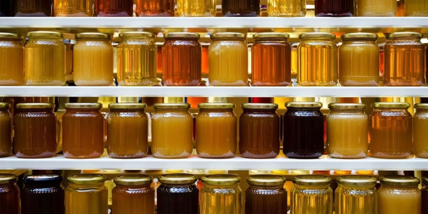 Sahte olduğundan şüphelenilen yaklaşık bir ton bal ve pekmez ele geçirildi