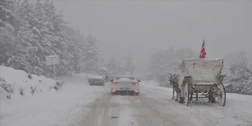 Bolu'da, kent merkezi ve Abant'ta kar kalınlığı 50 santimetreye yaklaştı