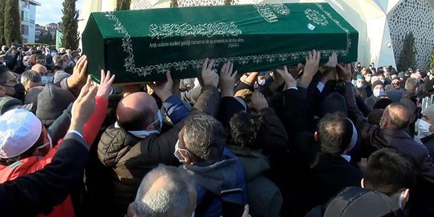 Hekimoğlu İsmail ağabey dualarla ebedi aleme uğurlandı