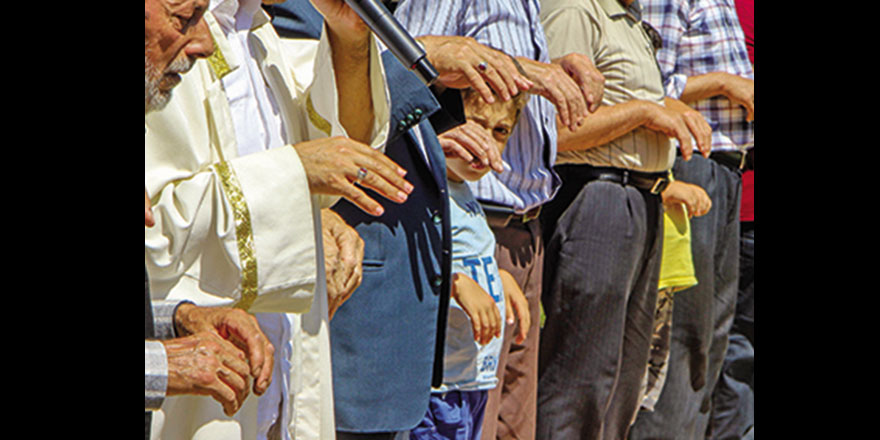 'Allahümme ecirna minennar' ne demek?