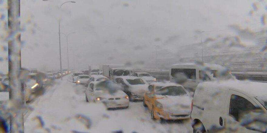 Kar yağışıyla kısmen kapanan Kuzey Marmara Otoyolu'nun işletmecisine 6,8 milyon lira ceza