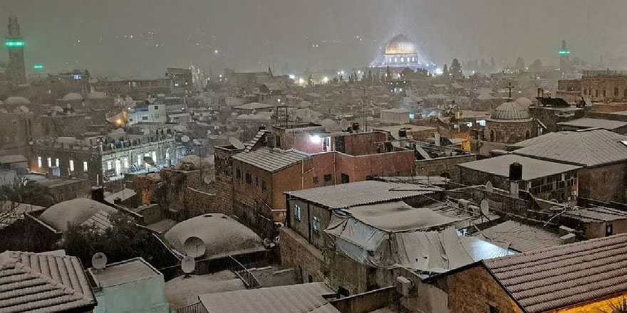 Kudüs de beyaz rahmete büründü