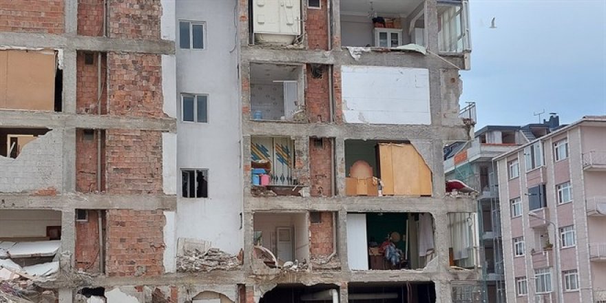 İki bina 40 yıldır ortak duvar kullanıyormuş