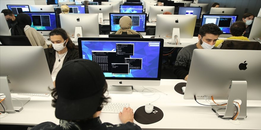 Yerli yazılımcılar 'ücretsiz' okulda yetişiyor