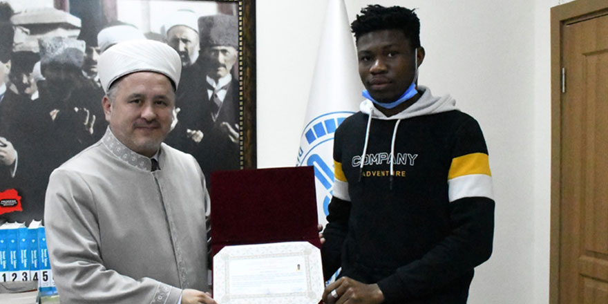 Lisan-ı halden etkilendi Müslüman oldu