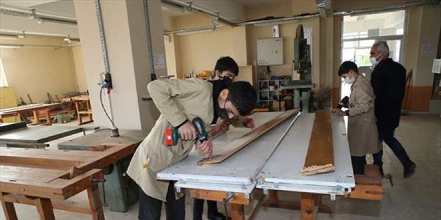 Fabrika gibi okul: Üç alanda yapılan üretimden 5 milyon lira ciro