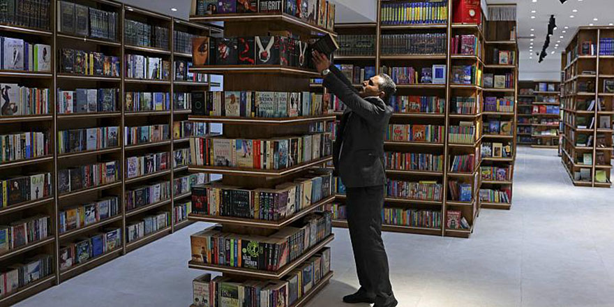 İşgalci İsrail'in bombaladığı Gazze’deki kitapçı yeniden açıldı