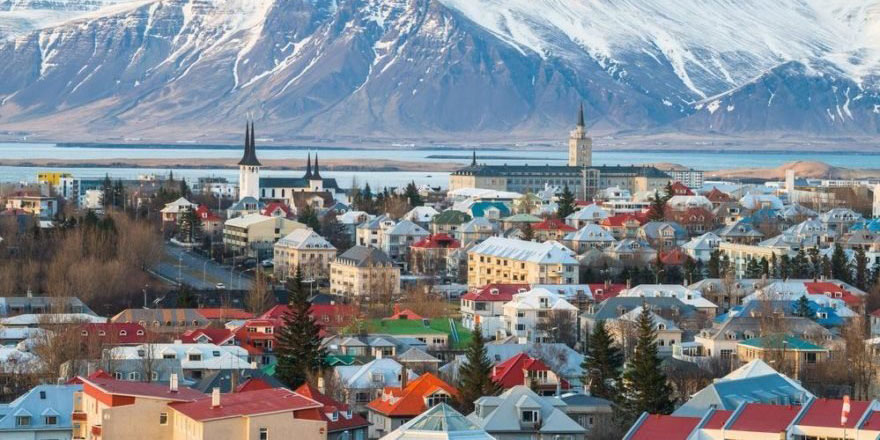 İzlanda, herkesin Kovid-19'a yakalanmasını hedefliyor