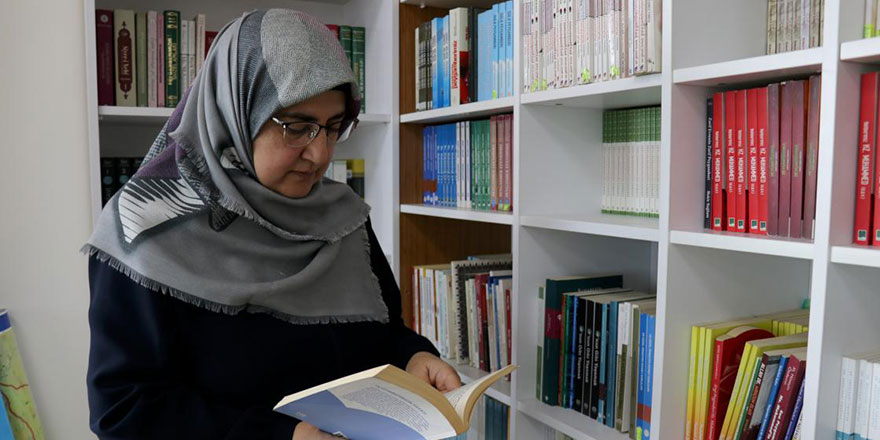 Zeynep öğretmen, başörtüsü nedeniyle yaşadığı baskıyı unutamıyor