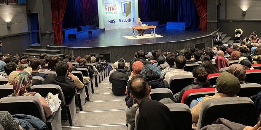 İlber Ortaylı: Osmanlıca öğrenin, lügat kullanmaktan vazgeçmeyin