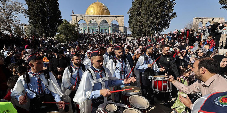 Mescid-i Aksa'da Miraç Kandili sevinci