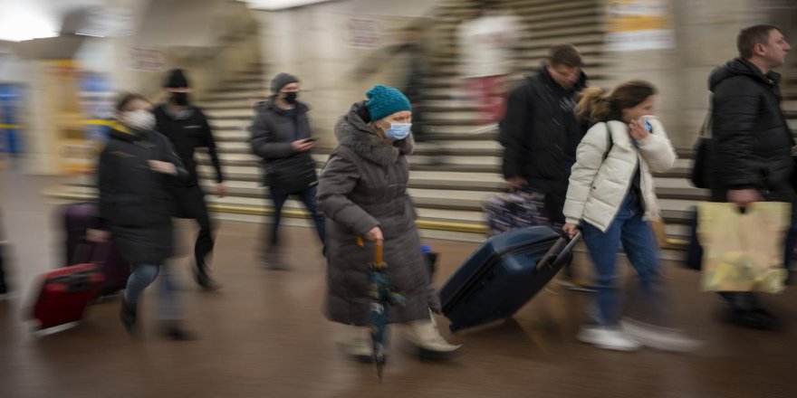 AB Ukrayna'dan kaçan herkese geçici koruma ve sığınma başvurusu hakkı tanıyacak