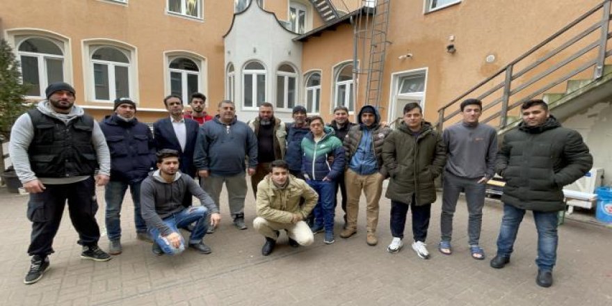 Almanya'daki Spandau Yeni Camii Ukrayna'dan gelen mültecilere kapılarını açtı