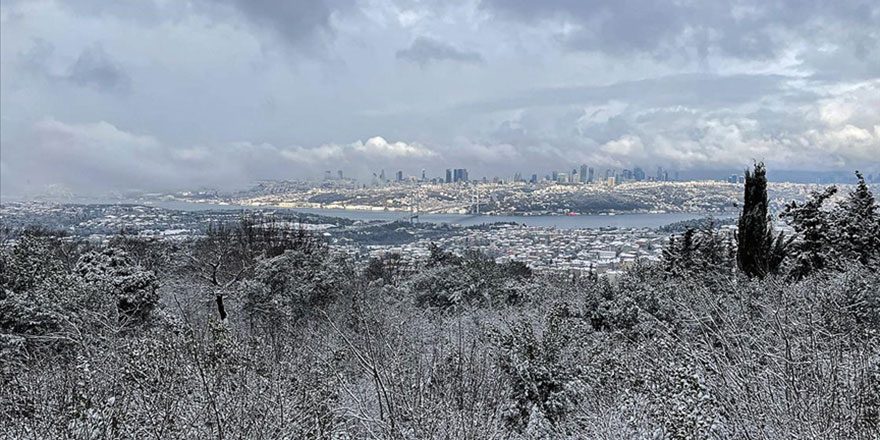 İstanbul'da kar yağışı etkili oluyor
