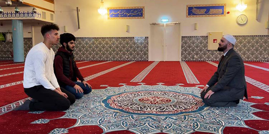 İmam, 150'den fazla kişinin Müslüman olmasına vesile oldu: Herkes potansiyel Müslüman adayıdır