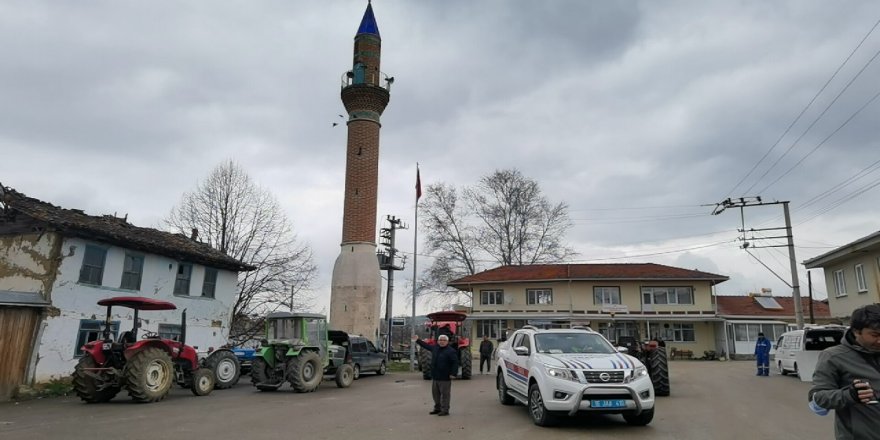 Minare var cami yok!