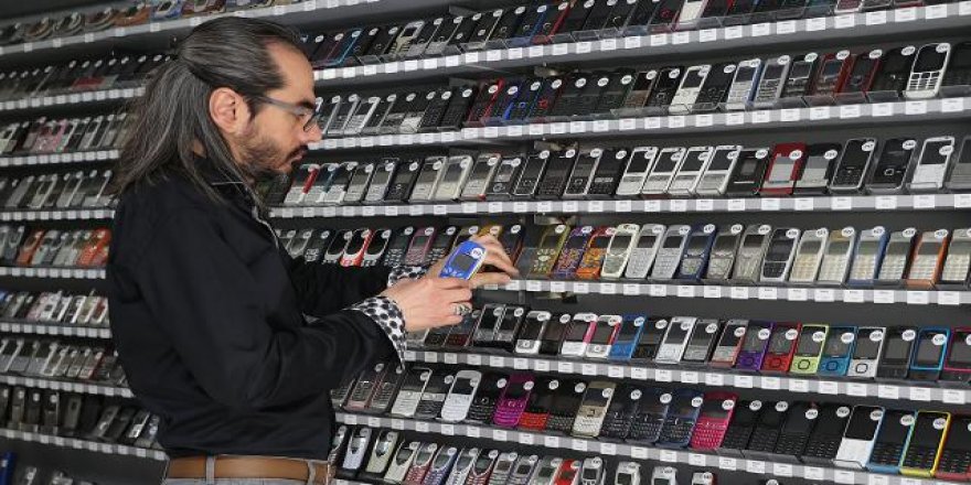 2 bin 779 telefonla Guinness Rekorlar Kitabı'na girdi