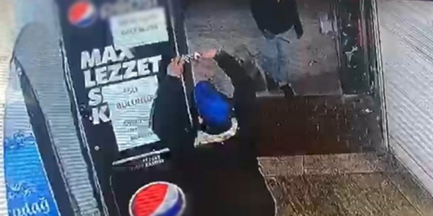 Gençlerin takdir toplayan hareketi kamerada