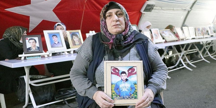 'Oğlum gel devlete teslim ol seni çok özledim'