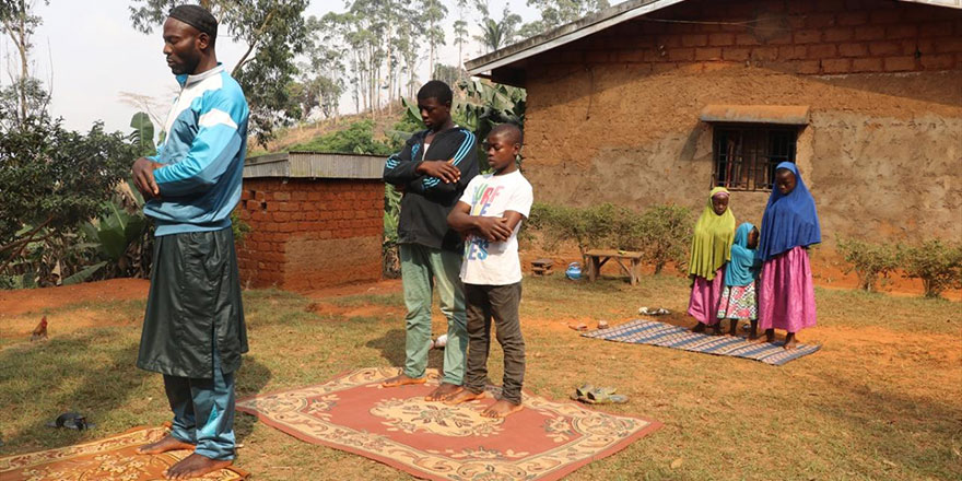 Rüyasında duyduğu ezanın peşine düştü Müslüman oldu