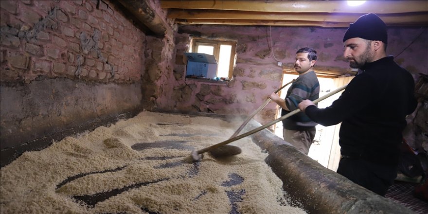 Irak sınırındaki Çukurca, tahin ile büyük gelir elde ediyor