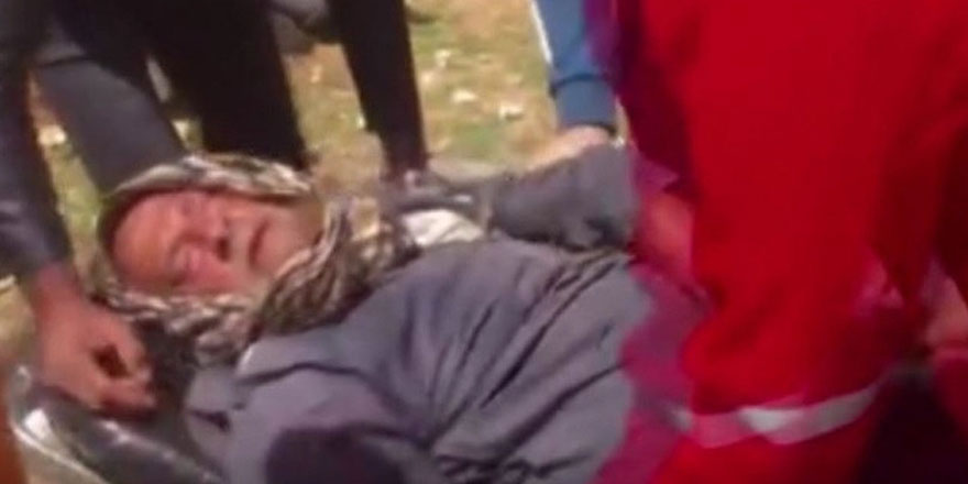 İşgalci İsrail askerleri Filistinli yaşlı çiftçiyi darp ederek traktörüne el koydu