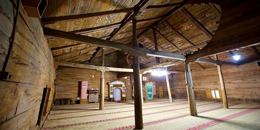 Selçuklulardan günümüze ayakta kalan 816 yaşındaki ahşap cami: Göğceli