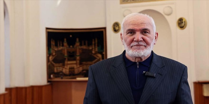 Emekli imam, 118 ülkeden ziyaretçinin cami anılarını defterinde topladı