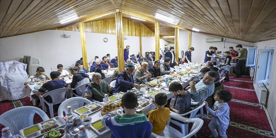 Camide yapılan gençlik merkezi, mahalleliyi bir araya getirdi