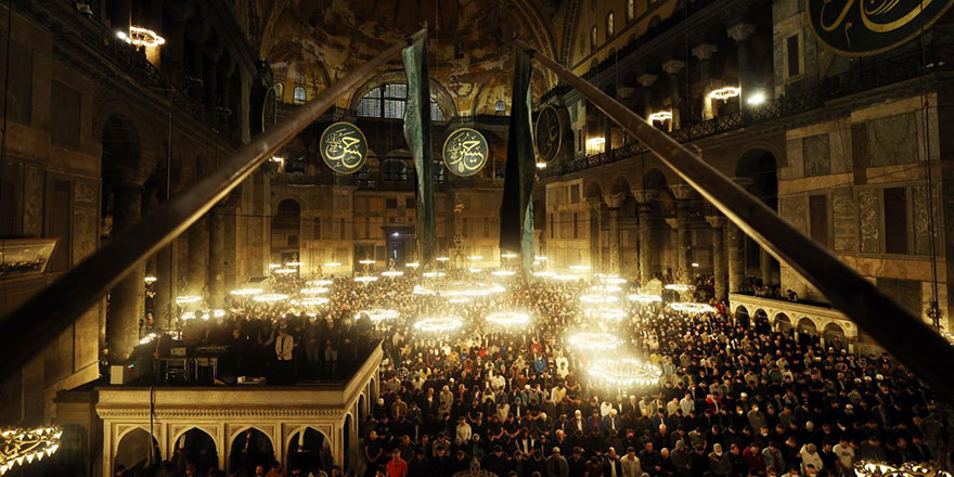Ayasofya'da Kadir Gecesi