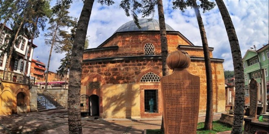 Cami duvarından Fetih Suresi'nin ayetleri çıktı