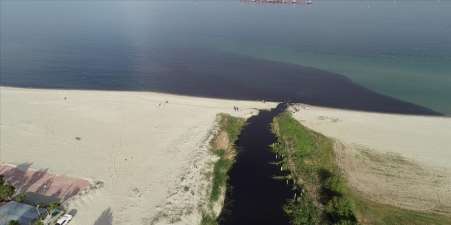 Tekirdağ'da Kınıklı Deresi'nin rengi değişti