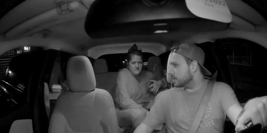 Taksi şoförü, ırkçı yolcuları araca almadı