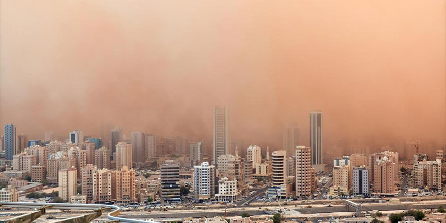 Koca şehir kum fırtınasının içinde kaldı